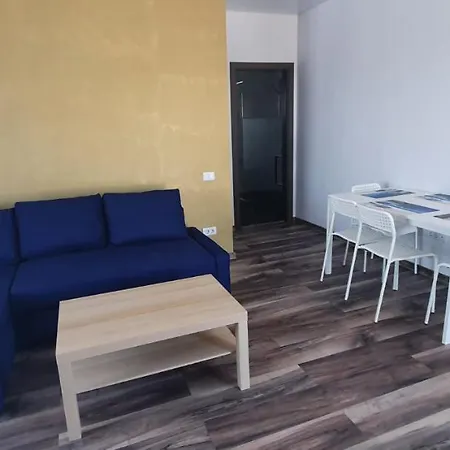 Illy Evo Apartament ナボダリ