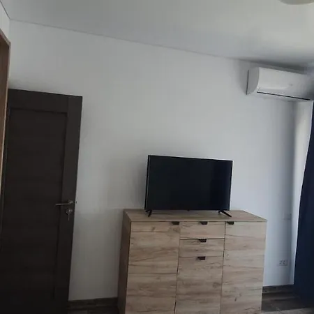 Illy Evo Apartament ナボダリ